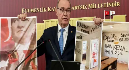 CHP'li Faik Öztrak "Parti Değiştirme" polemiğini hedef aldı