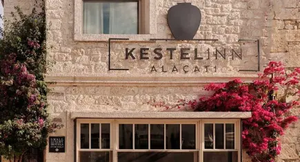 Alaçatı’nın taş oteli KestelINN, Michelin Rehberi 2026 seçkisine girdi