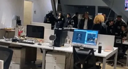 Halk TV’ye polis baskını: Yayın durduruldu, kayyım atandı! 