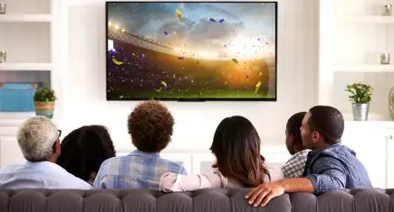 15 Ekim TV yayın akışı belli oldu: Bu akşam televizyonda hangi programlar var?