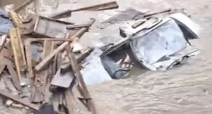 Kağıthane Deresi'nde sular altında kalan araç kayıp Ahmet Derin'in çıktı
