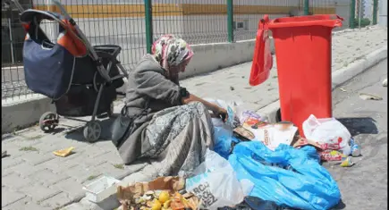 İPSDden ekonomik kriz ve yoksulluk tepkisi: Gi̇yi̇nsek açız, doysak çıplağız