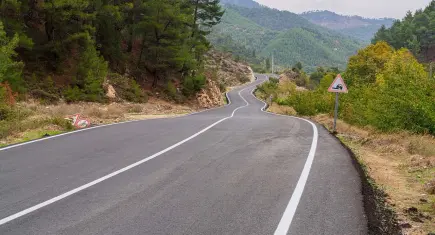 İzmir Büyükşehir'den Kiraz’da yol çalışması: 10 Kilometrelik Yol Yenilendi
