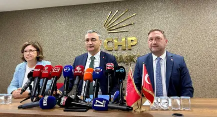 Tugay’ın geçişine Sarı’dan sert eleştiri: Altınızı ne kadar ıslattınız ki AK Parti’ye geçtiniz? 