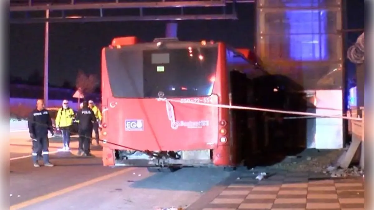 Ankara’da EGO otobüsü üst geçide çarptı: 24 yaralı