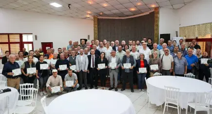 Buca’da zeytin üreticilerine sertifikalı budama eğitimi