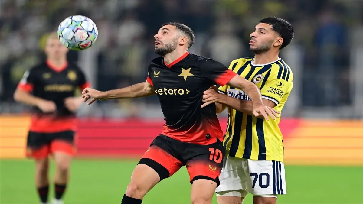 Fenerbahçe Slavia Prag karşısında son dakikalarda gelen golle 3 puanı kaçırdı