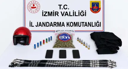 İzmir’de araca ateş açıldı